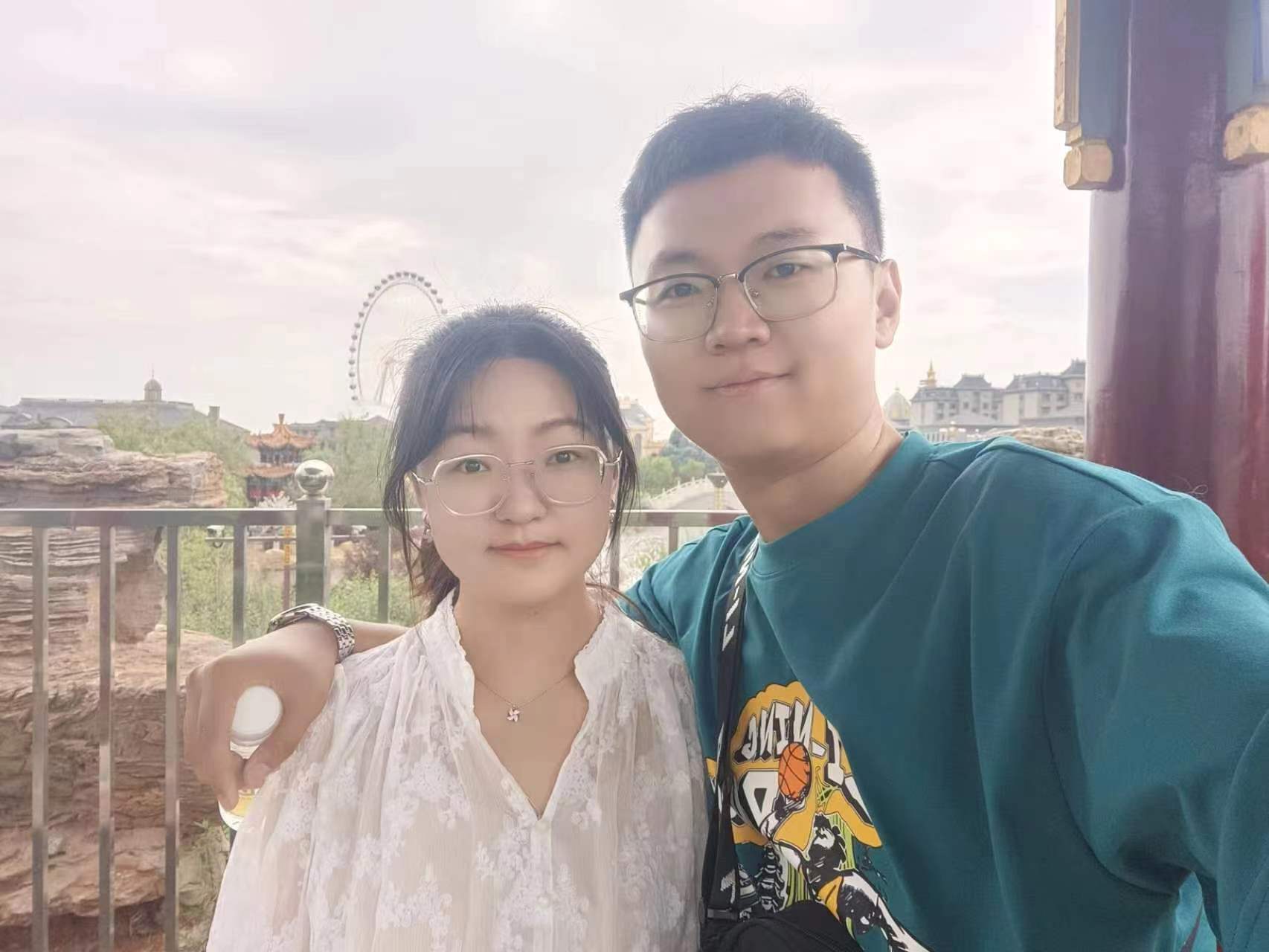 聶珂，邢家銘的合影（電力夫妻檔）.jpg